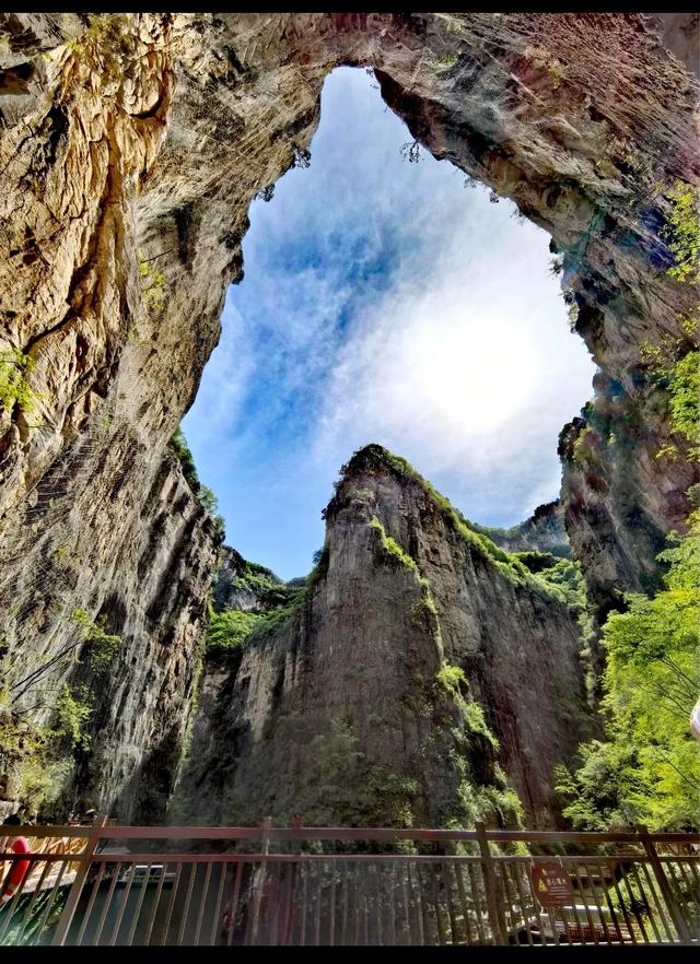 河南秘境三绝:云海仙山·红石幽谷·挂壁天路!