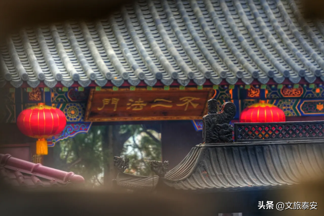 腊梅把庙堂镀成 “流动金” ！暗香浮动的王母池承包一整个冬日浪漫~