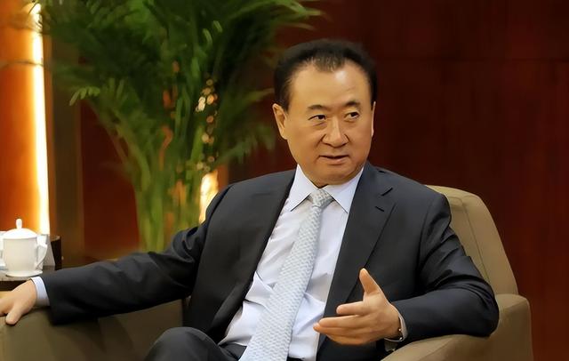 600亿抄底！美财长的学生竟然收购了中国万达，难怪王健林会输！