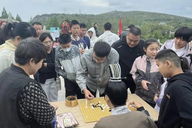 国庆假期第二天！云梦山景区“人从众”，热闹非凡！