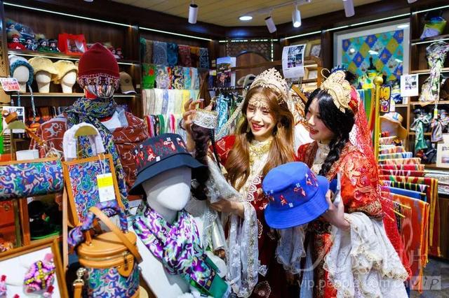 【央媒看天山】新疆乌鲁木齐：畅游大巴扎