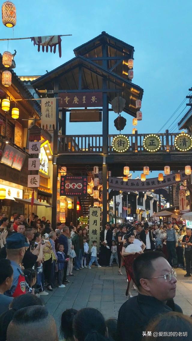 无门票无停车费！湖南这座现代造的“古镇”，比铜官窑古镇更热闹
