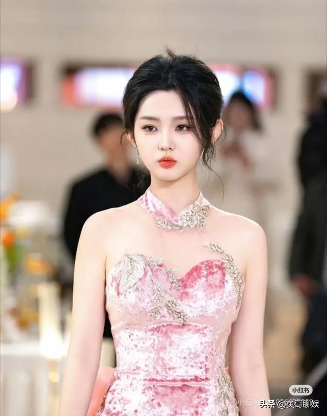 短剧圈人气最高十位女演员，刘念垫底，韩雨彤跌出前五，榜首太美