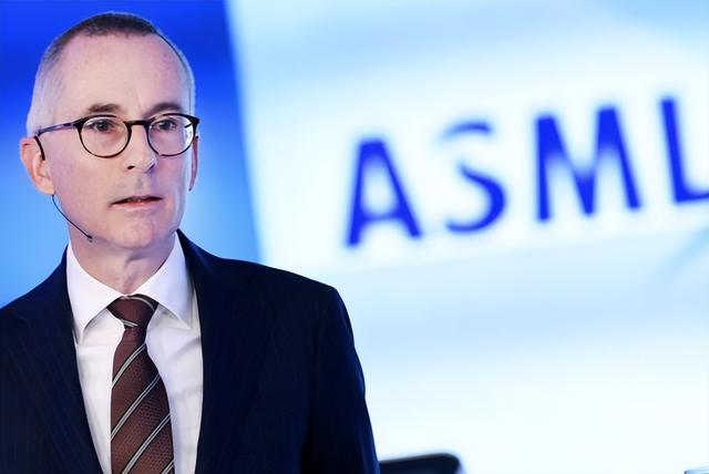 美荷两国曾同时发声，对中国独立研发的光刻机技术给予了强烈批评