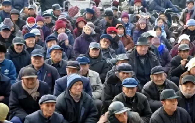 中国将迎来人口死亡高峰！22年1041万人去世，23年1110万，去年呢