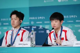 国乒3消息：港媒辟谣莎头CP，王楚钦登热搜，樊振东拍杂志图片