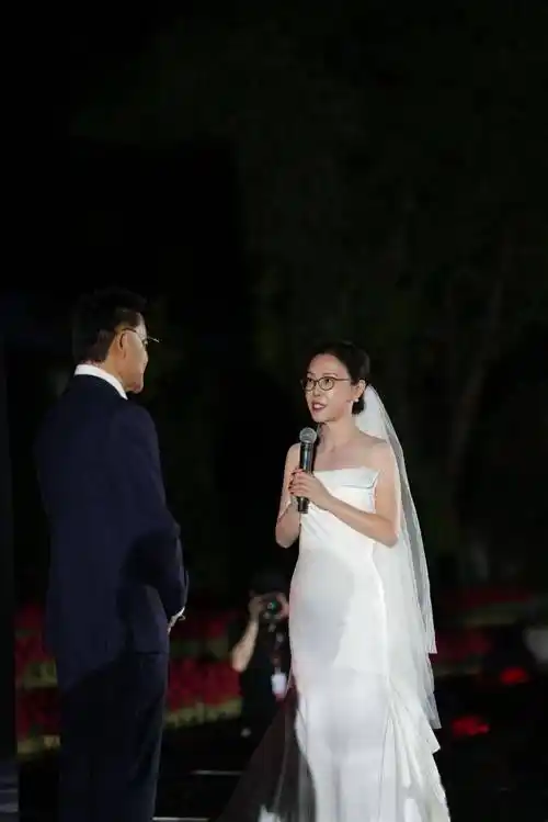 俞渝也没想到，刚离婚2年，李国庆就娶了他40年前的“白月光”