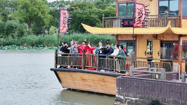三国水浒城解锁文旅新体验：“烽火三国”主题宴让经典“活”起来