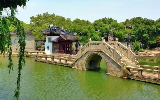4A景区打“骨折”无人问，万岁山涨门票却呼声高，成功密码很简单