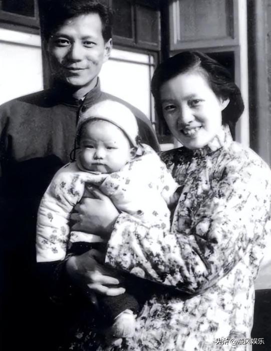 陈凯歌前妻洪晃晒京郊院子，空地上百平，爱马仕被她拍出廉价感