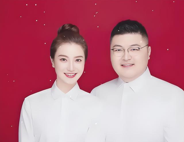 离婚一个月后再看猴哥与前妻	，一个开始找下家，一个“名声扫地	”