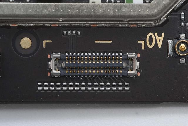 高达1999元售价是怎样的用料做过水准？中兴U60 Pro 5G随身WiFi拆解