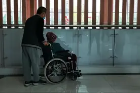 照顾脑梗母亲3年后我发现，赡养老人最好的方式是：多出钱少出力图片