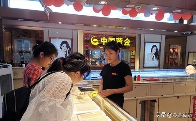 你敢上车吗？黄金暴涨60%！年内50次新高，2026牛市还能疯多久？