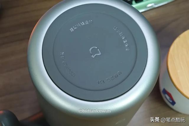 双层纯钛，健康饮水：小米新出的钛保温壶1.2L真香！