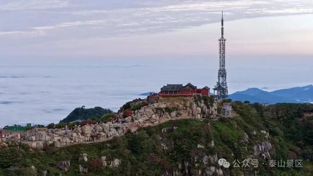 泰山云海：水墨长卷里的山河诗行