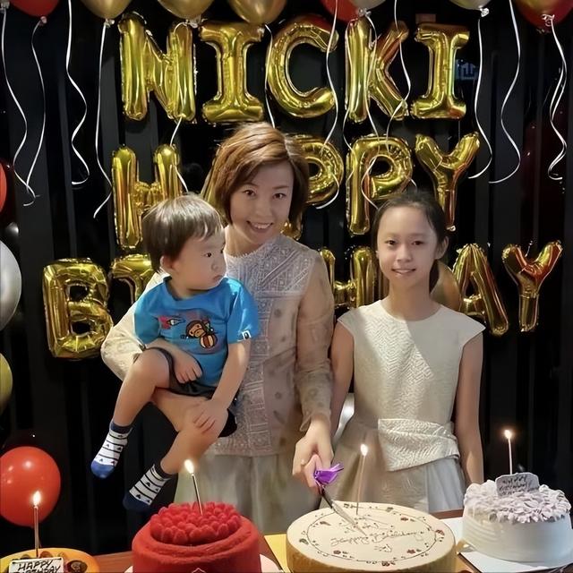 恩爱16年难抵残酷现实，嫁大20岁富豪的张怡宁，如今她后悔也晚了