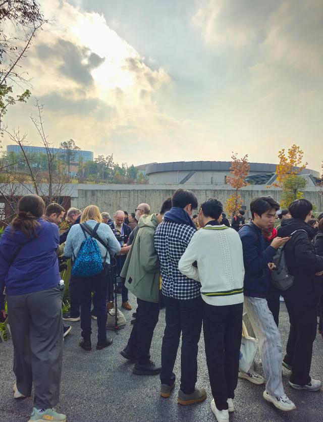 最近去了趟成都，我说句不中听的：素质这块，钱真花对地方了