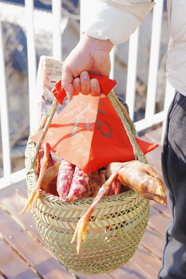 在临安,怎样才算“真土豪”?答案:买猪送房!