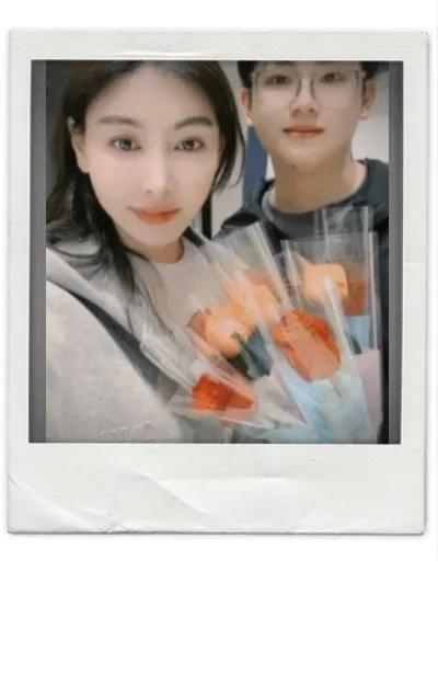 四川小伙爱上深圳女富婆，富婆大他20岁，恋爱后开上宾利。