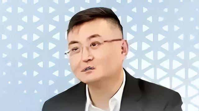 一个都跑不掉！华为600万年薪高管，带13人偷芯片，如今下场解气