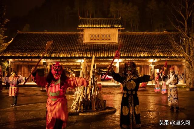 冬季文旅“四件套”之围炉！去乌江寨过“火肆节”