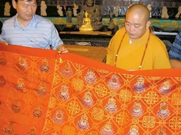 不查不知道一查吓一跳，掌管少林寺38年的释永信，私下到底多享受