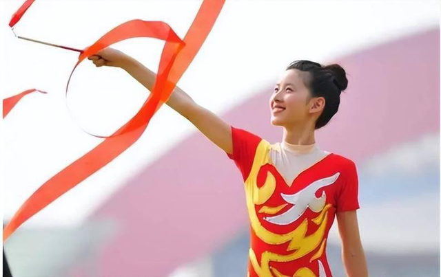 不装了！婚变传闻仅10天，31岁章泽天高调官宣喜讯，终于等到这天