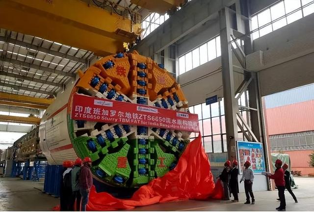 印度偷师不成沦为笑柄？10亿买中国8台盾构机，拆解后不会组装