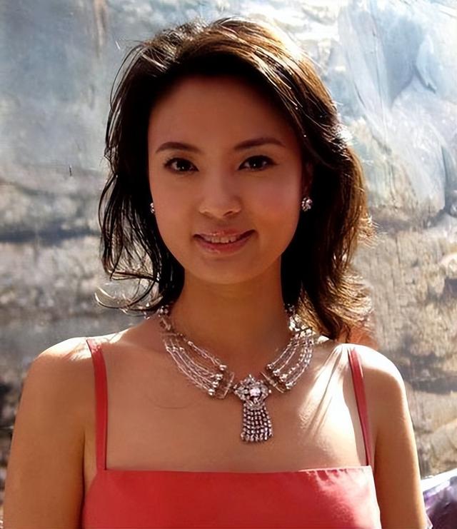 央视最惨女主持，男友死缓、丈夫入狱，如今48岁又被释永信牵连