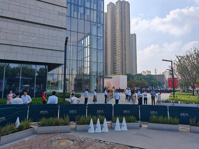 悦活里来南京了，这份导购攻略也来了