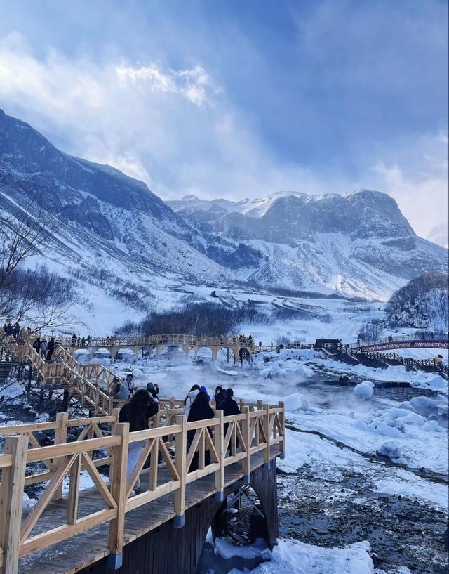 豆包测评出国内最值得去的十大景点，安徽黄山居榜首三峡无缘上榜