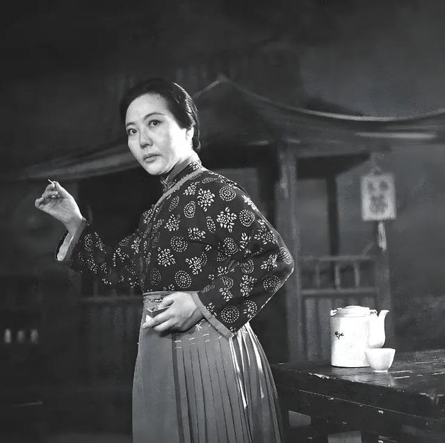 被日寇碎尸的茶馆老板娘!40年后惊揭:她是藏在烟火里的抗日利刃