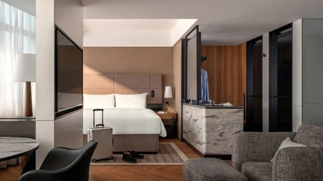 酒店万元单车引热议，“共享体面”新玩法 普通人也能体验高端生活