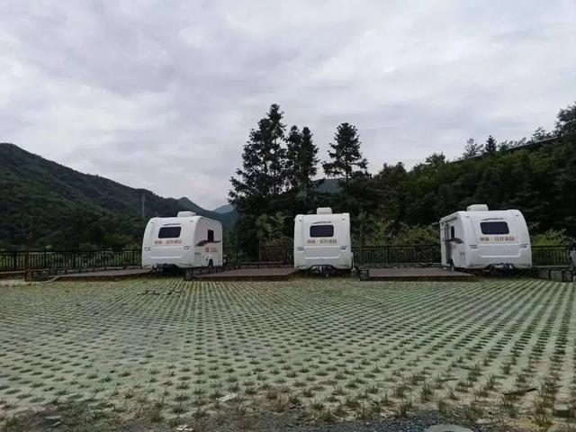 推窗见山，卧听雨声，在安康民宿里寻找最美秋天！
