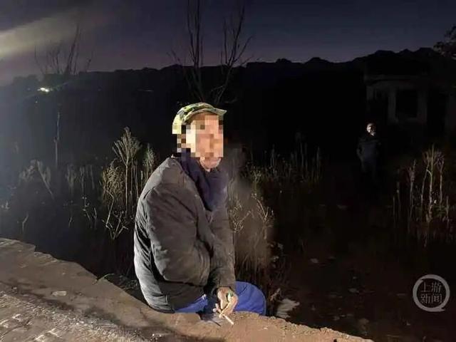 河南一村委会欠款78万余元，时任村支书串通他人伪造文件盖真公章，让债主智力残疾堂弟“背锅”