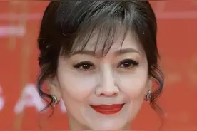 看看赵雅芝卸妆后，再看许晴、俞飞鸿卸妆后，确定是同一个人吗？图片