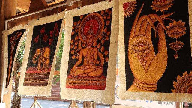 云南边境西双版纳，真正的千年古寨，当地村民还住在吊脚楼中