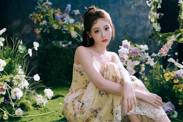 祝绪丹 碎花蕾丝裙 曼妙好身材 优雅娇俏绝绝子