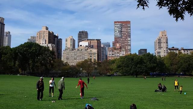 五月医改变"吞金窟"！哥伦比亚教师：2.1万亿医保救命钱去哪了？