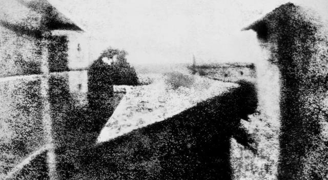 200年前世界第一张照片被AI玩坏，我们正被AI“幻觉”吞噬！