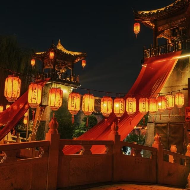 我是上海人，游洛阳洛邑古城看夜游灯光秀，比外滩有古韵味