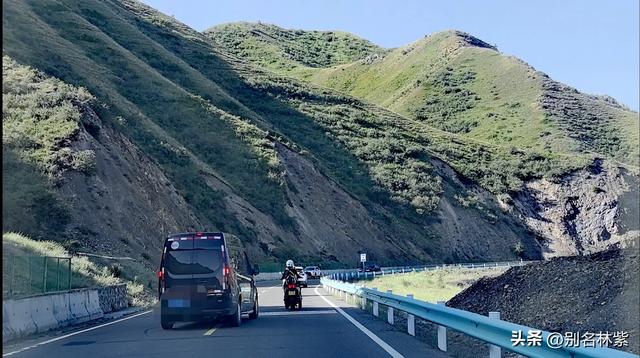 自驾新疆，走大名鼎鼎的独库公路和百里画廊，霍城看薰衣草（4）