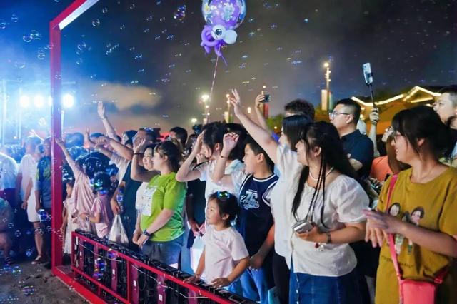 75分钟/4轮烟花&10000人大合唱？求地址！