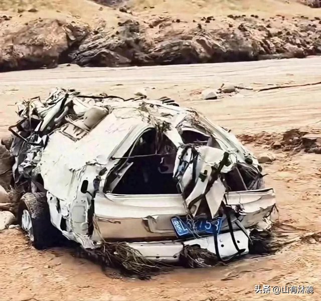 红色暴雨预警响起，13个年轻人坚持进山，悲剧为何无法避免