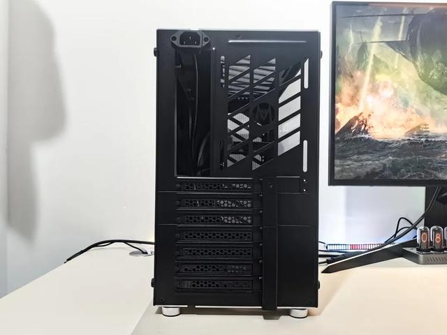 实用小机箱，便携还能装！机械大师C34Pro+Z890吹雪+9070XT装机