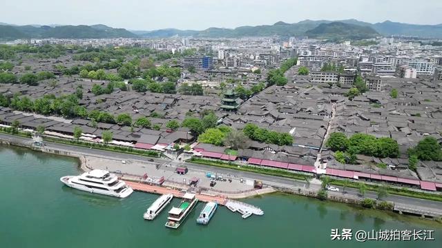 四川命运多舛的小城，由省会沦落为贫困县，依靠老房子重新崛起！