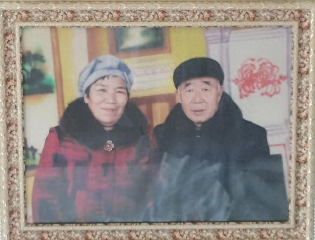 浓浓爱洒敬老院 殷殷情暖老人心