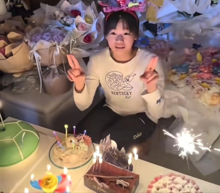 全红婵离队原因曝光,伤病仅是一方面,主因估计和你想的不一样!(图3) 全红婵离队原因曝光,伤病仅是一方面,主因估计和你想的不一样!(图3)