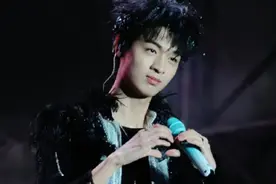 不愧是好兄弟！同样是被前女友实锤出轨，但秦霄贤还是比石凯命好图片